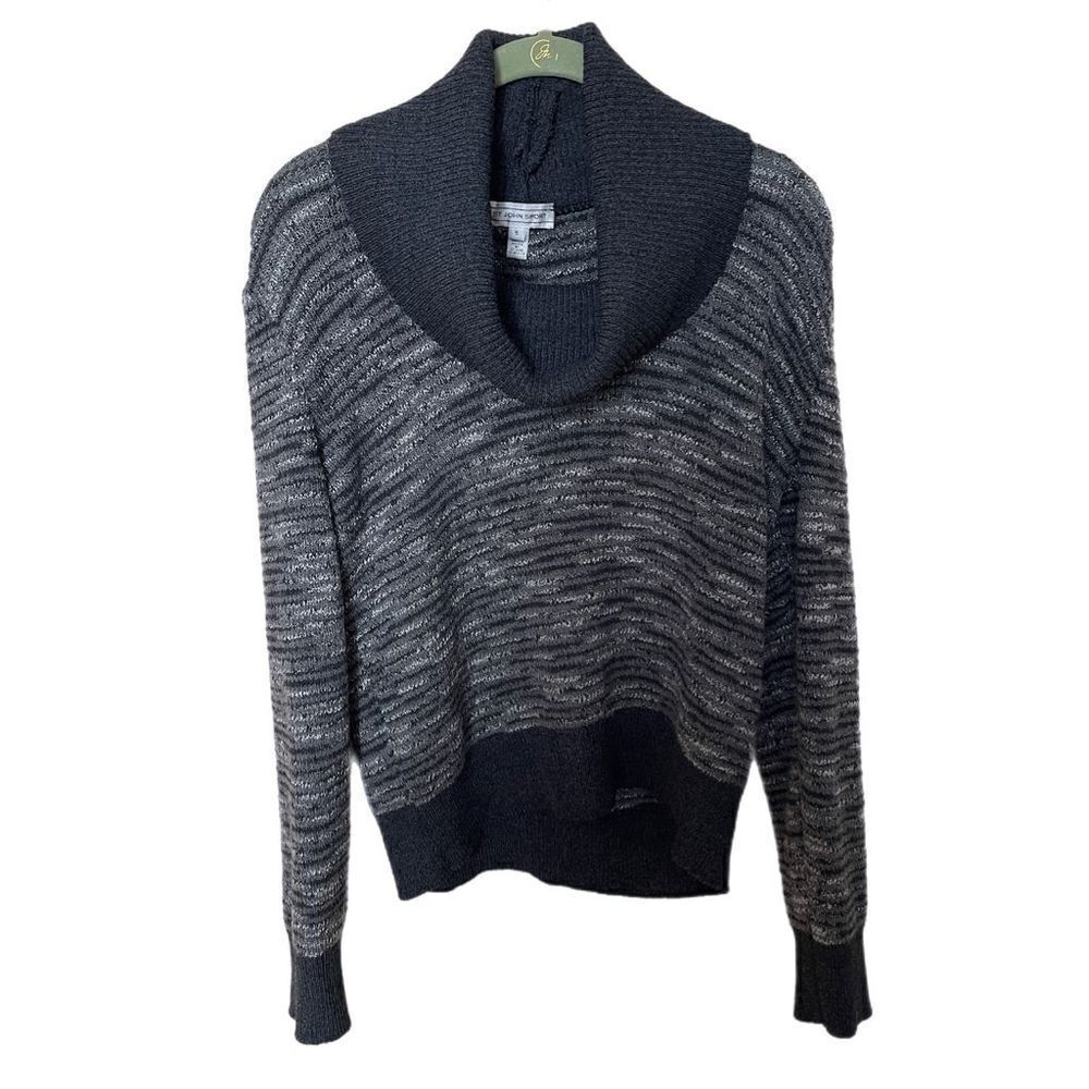 St. John Sport Womens Sweater Sz Small turtle neck Wool Bland